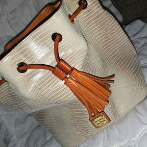Dooney & bourke bucket style purse